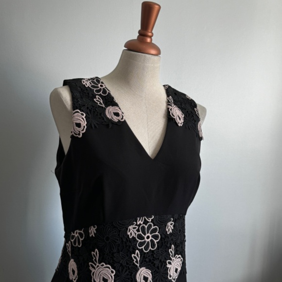RW&CO - Black Fitted Sleeveless Dress with Floral Lace Details - Picture 4 of 13
